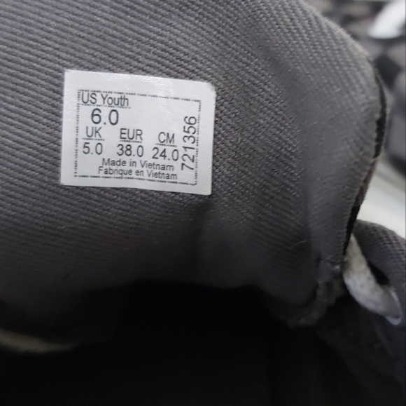 Checked Vans - Picture 10 of 10